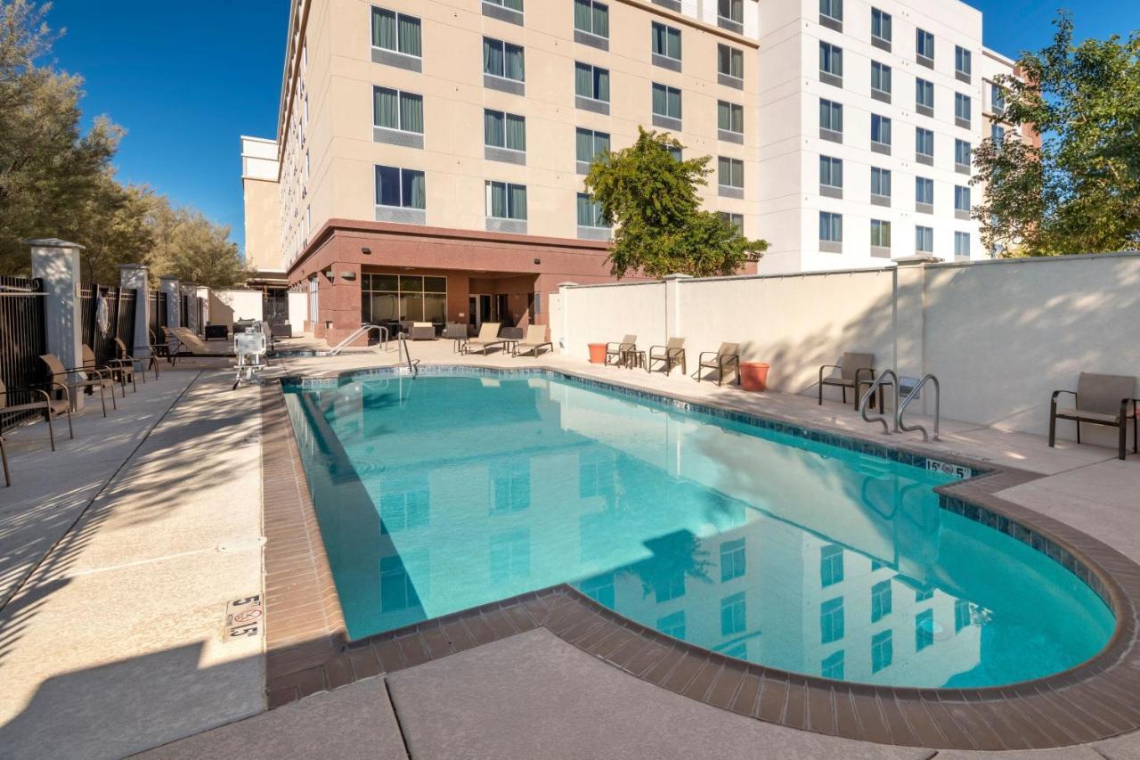 Courtyard Phoenix Chandler/Fashion Center Exterior foto