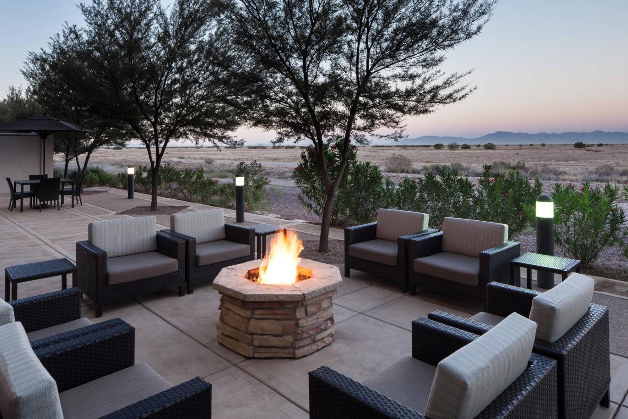 Courtyard Phoenix Chandler/Fashion Center Exterior foto